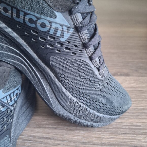 SAUCONY Women's Ride 17 Running Shoe (Black) - Picture 10 of 12